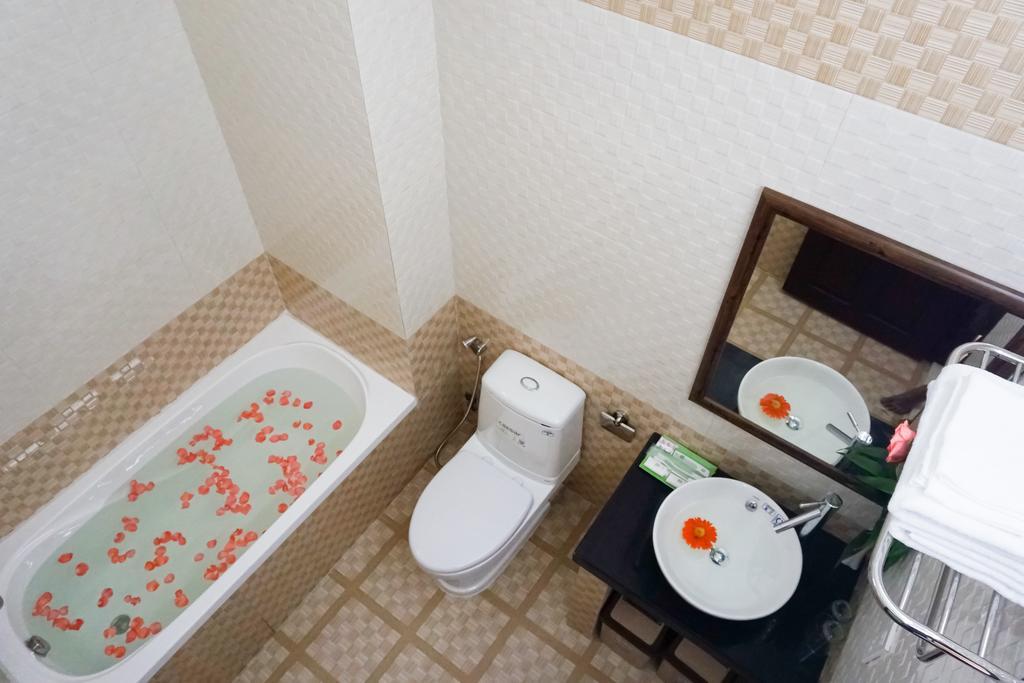 Phoenix Homestay Хойан Экстерьер фото